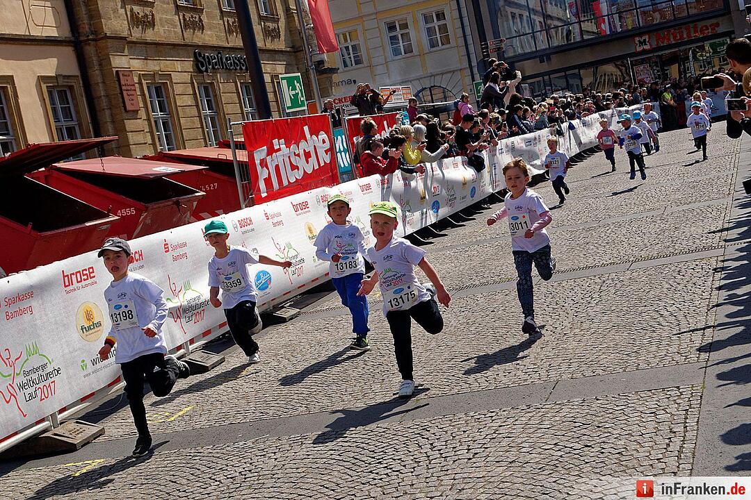 Weltkulturerbelauf 2017 in Bamberg: Der Zieleinlauf am Maxplatz