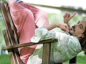 Andy Strau&szlig; pr&auml;sentiert sein neues Comedy-Programm.