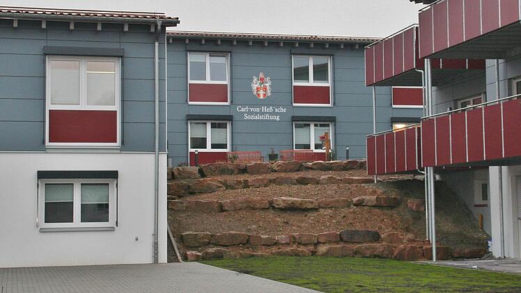 Mit dem neuen Wohnheim ist in Oberthulba ein kleines Seniorenzentrum entstanden. Foto: Werner Vogel