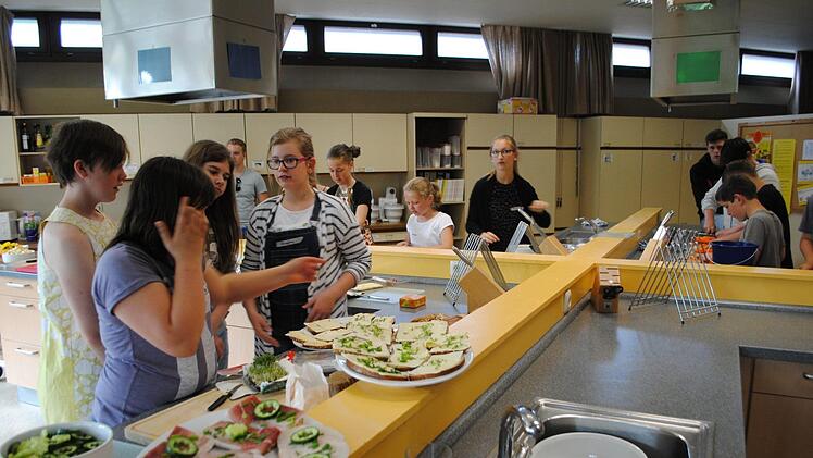 Unter anderem wurde ein "gesundes Pausenbrot" beim Projekttag bereitet. Foto: Evelyn Schneider