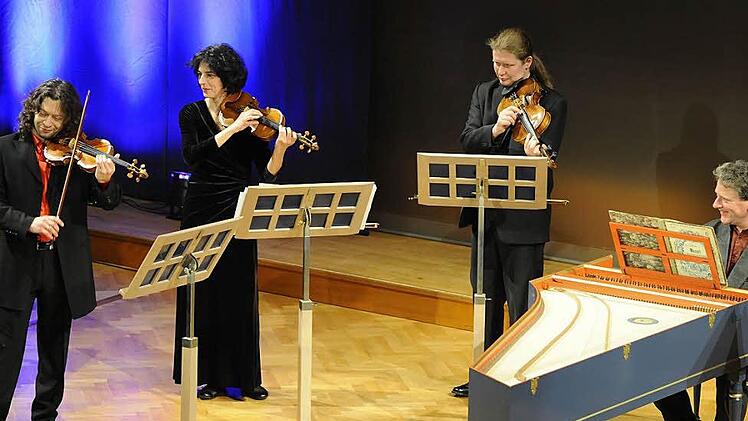 Das Sound of Life Ensemble mit Alexej Barchevitch (links; auf dem Foto außerdem Ines Schneider, Fred Ullrich und am Cembalo Robin Phillips) überraschte mit einer Interpretation der "Vier Jahreszeiten". Foto: Christian Dijkstal
