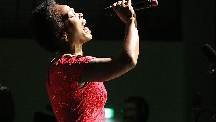 Sängerin Bwalya.  Foto: Gerd Schaar