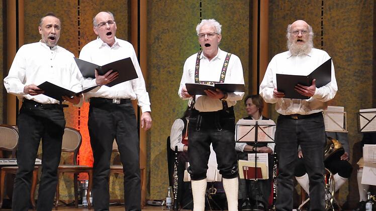 Dass die Franken es auch verstehen, sakrale oder moderne Lieder singen zu können, bewiesen die Maßbacher Sinnphoniker. Foto: Peter Klopf