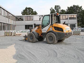 Derzeit läuft der Umzug der Klassenzimmer ins Containerdorf.  Foto: Gerda Völk