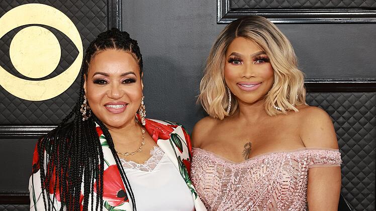 Cheryl James und Sandra Denton von Salt 'n' Pepa 2023 bei der Grammy-Verleihung in Los Angeles. Damals waren sie noch ohne DJ Spinderella/Deidra Roper unterwegs, ihre Kollegin hatten sie 2019 aus der Band gefegt - per E-Mail, wie es hei&szlig;t.