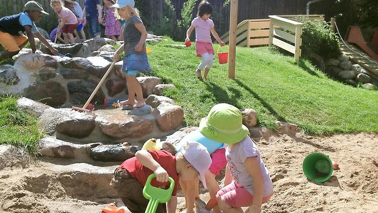 Wie im Spiel-paradies können sich die Küpsr Kindergartenkinder jetzt fühlen.  Foto: Heike Schülein