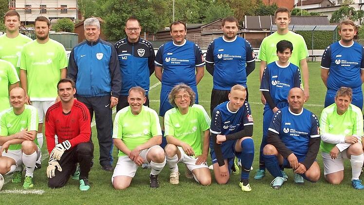 Wie immer gab es zur Seubelsdorfer Kerwa ein spannendes Fußballspiel zwischen einer Seubelsdorfer Mannschaft und einem Team der Stadt Lichtenfels. Fotos: Alfred Thieret