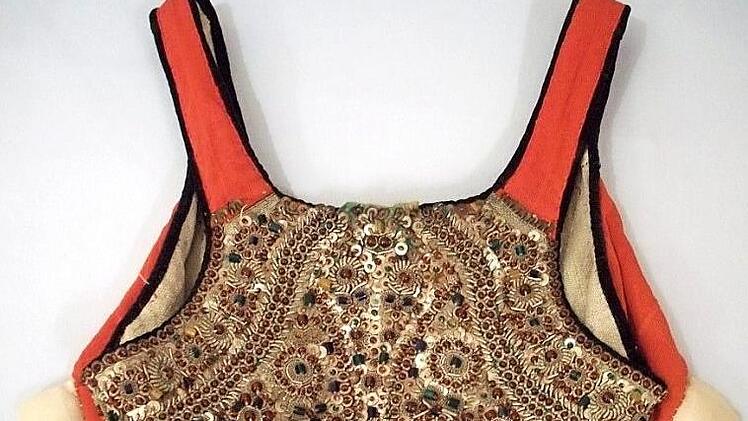 Ein sogenanntes Wulstmieder, hier in einer Ausgabe für Kinder (aus der Austellung) Foto: Museum