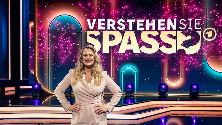 Barbara Sch&ouml;neberger pr&auml;sentiert "Verstehen Sie Spa&szlig;?" seit 2022.