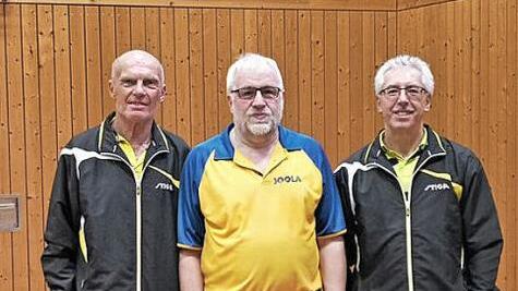 Die Senioren der Altersklasse 60 des TTC Tiefenlauter wurden Bayerischer Meister und haben damit ihren im Vorjahr errungenen Titel verteidigt. Das Bild zeigt das erfolgreiche Trio mit (v. l.) Günter Fuhrmann, Fritz Schröppel und Reiner Kürschner.  Foto: Hans Franz