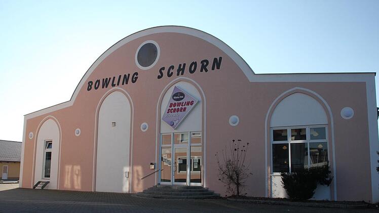 Wegen der Corona-Krise  musste das Bowlingcenter Schorn in Burgkunstadt schließen.  Foto: Stephan Stöckel