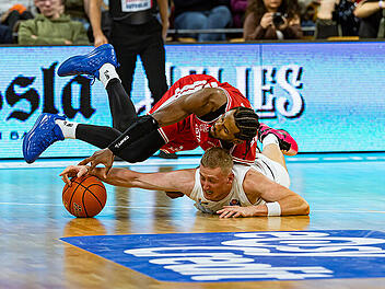 Bamberg Baskets mit wenig Licht und viel Schatten