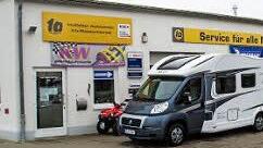 Der "1a Hollfelder Autocenter" wird von Elfi Müller geführt.