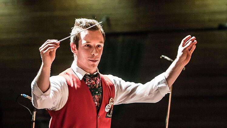 Tim Eller dirigierte das VororchesterFoto: Jochen Berger