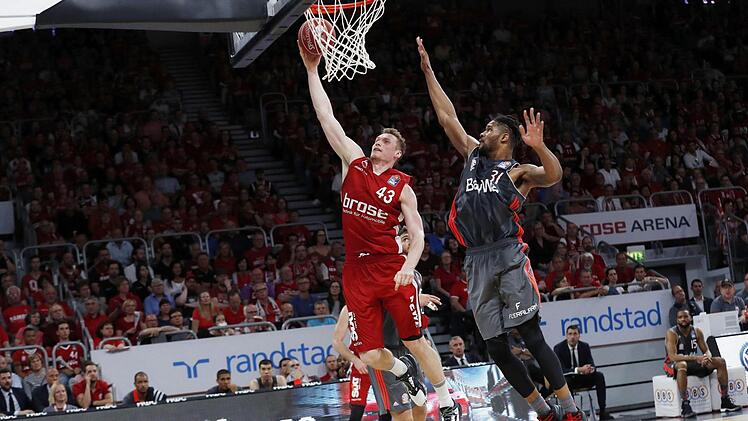 Nach einem fulminanten Start geht es am Donnerstag ab 17.30 weiter im Halbfinale der Basketball-Bundesliga. Das Playoff-Spiel im Liveticker gibt es bei uns. Foto: Daniel Loeb