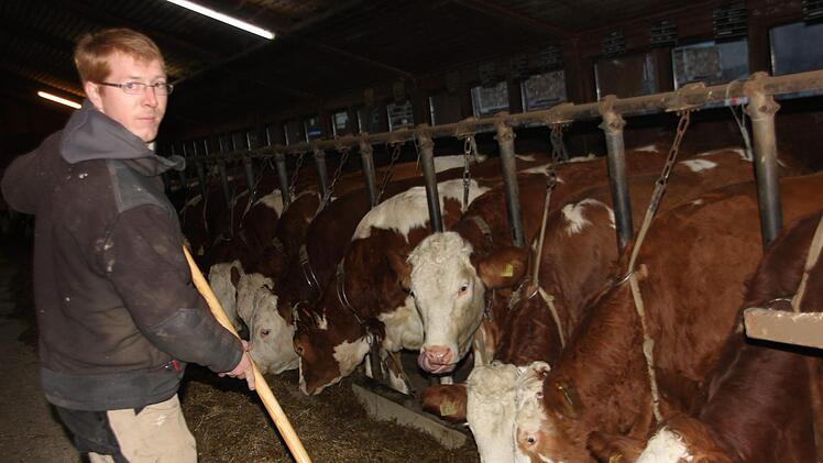 Johannes Nickel  will den Hof des Vaters übernehmen, sieht darin wirtschaftlich nur aber einen Sinn, wenn der neue Stall gebaut werden darf. Foto: Veronika Schadeck
