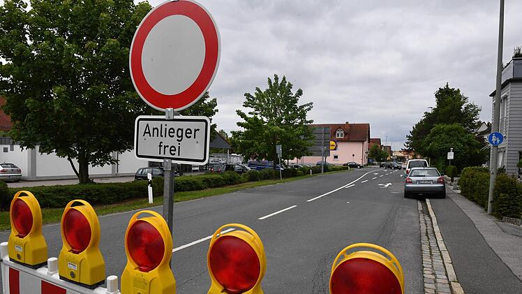Baustellen aller Art an vielen Projekten - derzeit in HallstadtFoto: Ronald Rinklef