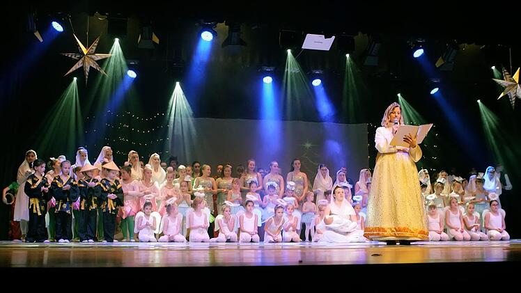 Das Finale zusammen mit dem Kronacher Christkind Melissa DörferR. Gutzmer