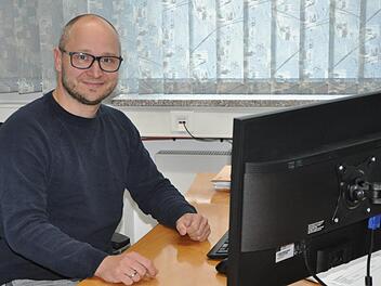 Steffen Schneider, Geschäftsleiter und Kämmerer der Gemeinde Motten, wechselt um 1. Januar in die Verwaltungsgemeinschaft Bad Brückenau. Dort hatte er seine Ausbildung absolviert. Foto: Petra Heurich