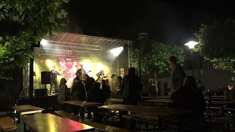 Überschaubar war die Besucherzahl beim Auftritt von "Blind Date" auf dem Säumarkt. Foto: Daniel Ruppert