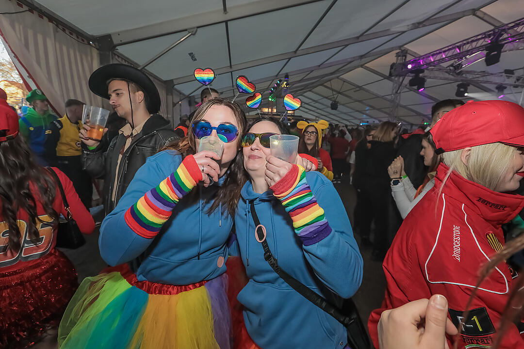 Im großen Festzelt wurde richtig gefeiert!