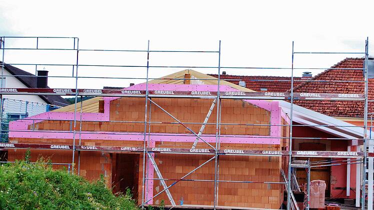 Gut voran kommt der Bau des Bürgerhauses in Reiterswiesen.