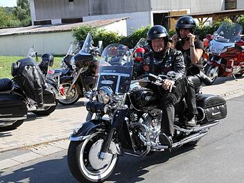 Aus dem ganzen Bundesgebiet kommen die Liebhaber der seltenen und schönen Cruiser-Maschinen nach Trailsdorf. Fotos: Erlwein