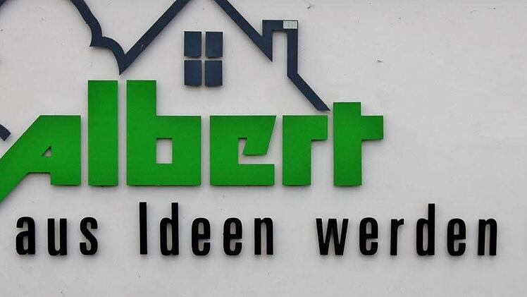Firmenlogo "Albert - aus Ideen werden Häuser". Fotos: Sigismund von Dobschütz