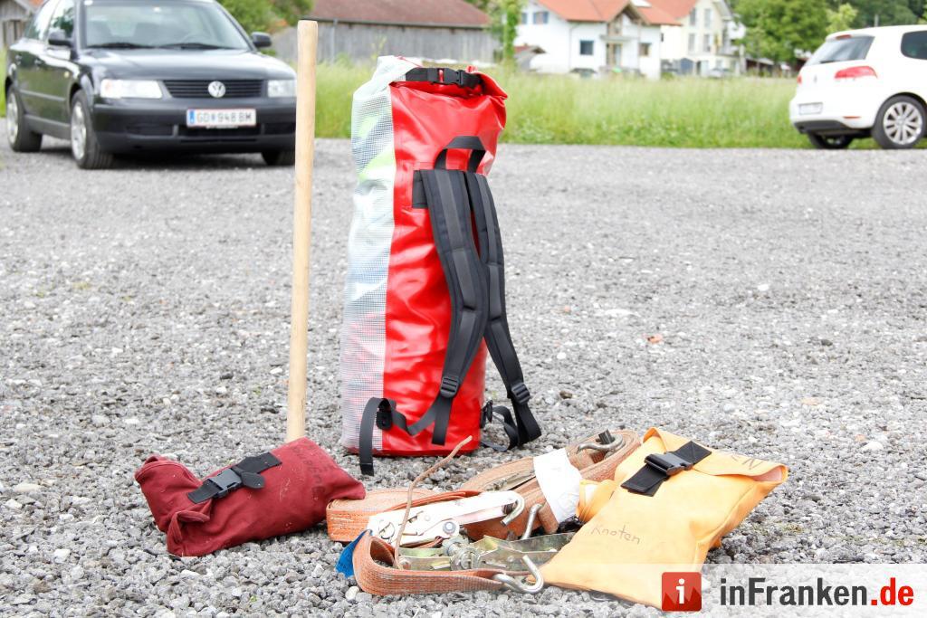 Schweiß im Stall: Making-Of vom Jungbauernkalender 2017