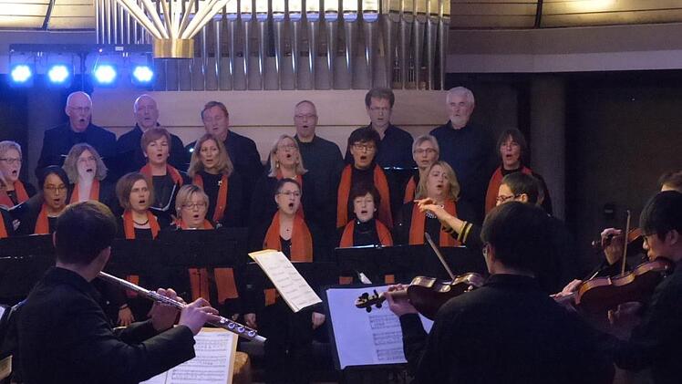 Der Chor und das Kammerorchester Foto: Pauline Lindner