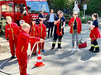 F&uuml;rth: "Junge Nachwuchskr&auml;fte an wichtige Aufgaben herangef&uuml;hrt" - Erster Kinderfeuerwehrtag im Landkreis