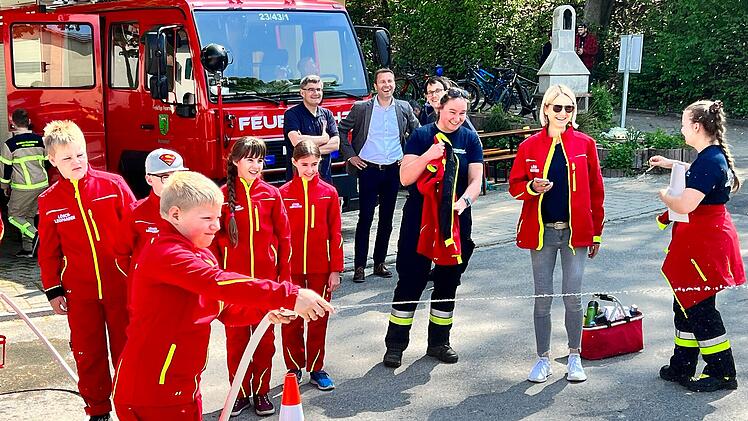 F&uuml;rth: "Junge Nachwuchskr&auml;fte an wichtige Aufgaben herangef&uuml;hrt" - Erster Kinderfeuerwehrtag im Landkreis