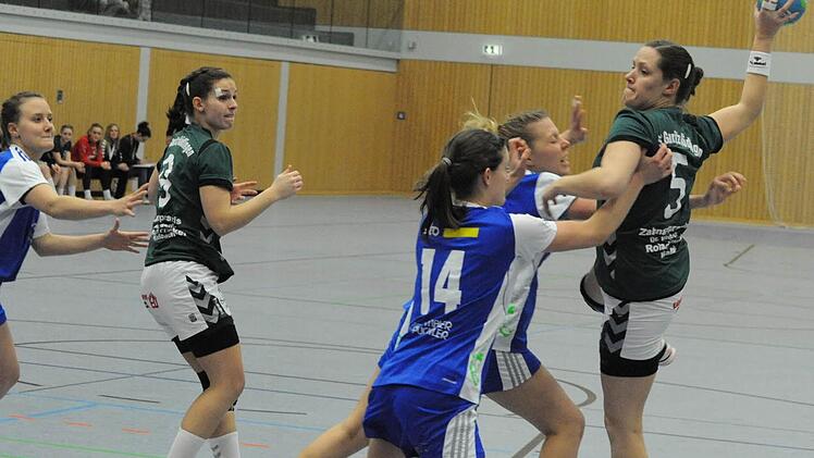 Szene aus dem Spiel der SG Garitz/Nüdlingen (grüne Trikots) gegen den ASV Dachau. Foto: Hopf