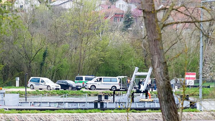 An der Schleuse Erlabrunn wurde am Mittwoch die Leiche eines Mannes aus dem Main geborgen. Foto: NEWS5 / Hoefig