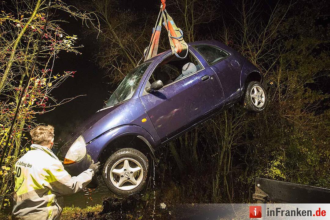 Pkw rollt bei Theres in Main: 23-Jährige stirbt