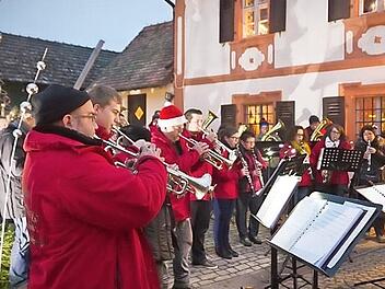 Am ersten Adventswochenende wird an der Kleinwachenrother M&uuml;hle der Advent eingel&auml;utet. Foto: Archiv