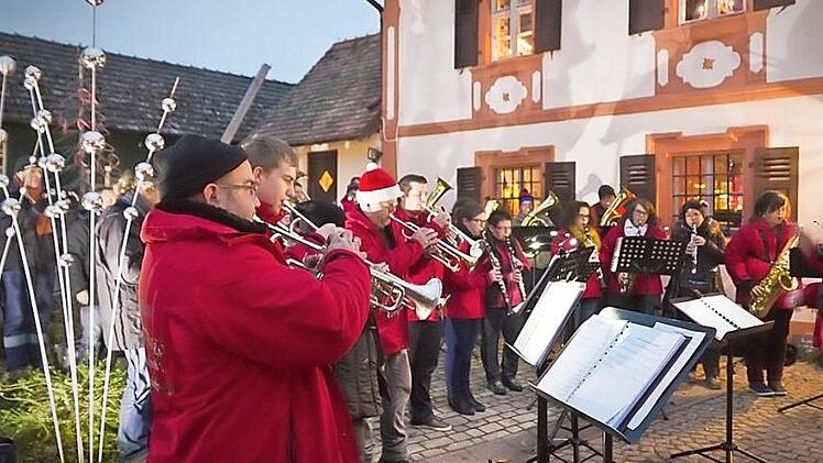 Am ersten Adventswochenende wird an der Kleinwachenrother M&uuml;hle der Advent eingel&auml;utet. Foto: Archiv