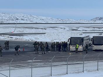 Deutsches Bundeswehr-Team kommt abends auf Gr&ouml;nland an