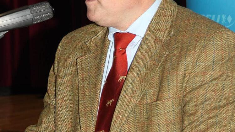 Parlamentarischer Staatssekretär Hartmut Koschyk (Bundesfinanzministerium) und CSU-Kreisvorsitzender Bayreuth-Land begrüßt die Delegierten.