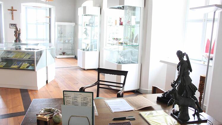 Blick ins Nachlasszimmer in der Alten Vogtei, das am Samstag und Sonntag von 13 bis 16 Uhr sowie am Dienstag und Mittwoch (12./13. Mai) für die Öffentlichkeit zugänglich ist. Foto: R. Popp