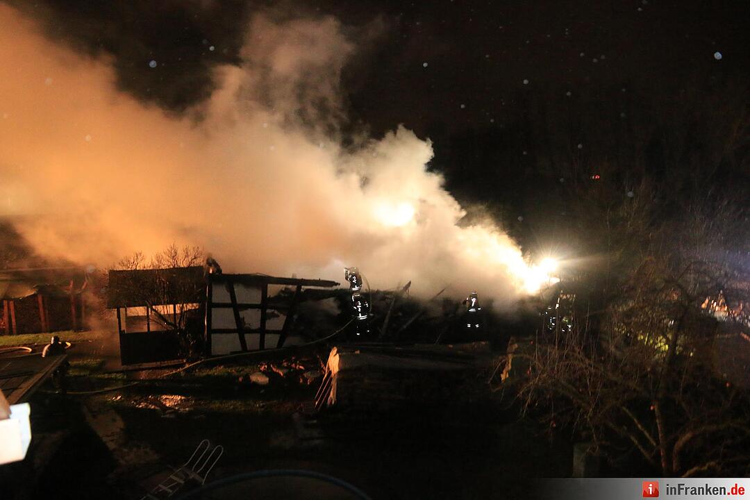 Großeinsatz: Scheunenbrand in Seigendorf