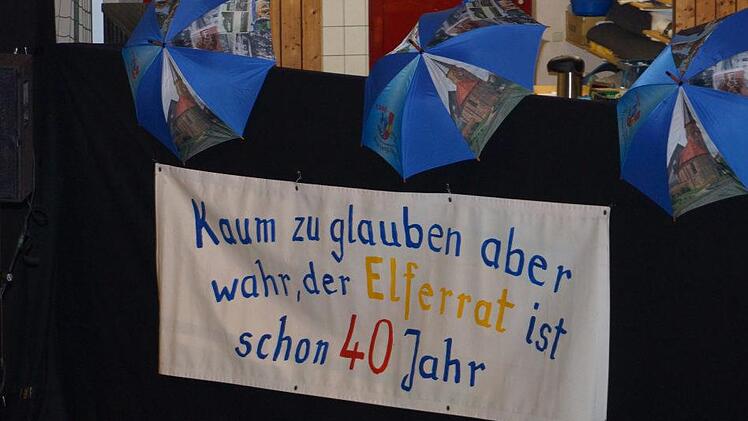 Das Jubiläum "40 Jahre Elferrat" stand um Mittelpunkt der Sitzung. Johannes Michel