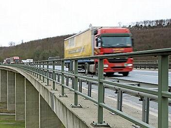 Die Talbrücke Klöffelsberg wird ab Mai 2015 komplett abgerissen und neu errichtet. Foto: Archiv/Markus Reeh