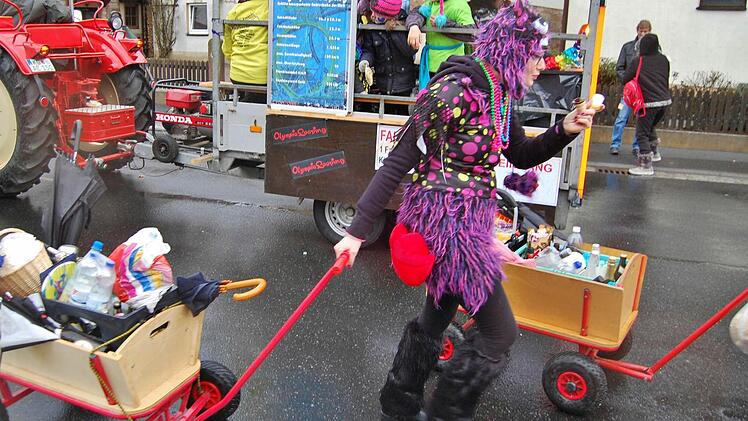 Auch in Waldfenster war am Rosenmontag viel geboten. Foto: Sigismund von Dobschütz