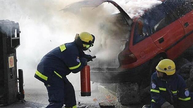 Das Technische Hilfswerk war hier für die Brandbekämpfung an einem Fahrzeug verantwortlich. Fotos: THW