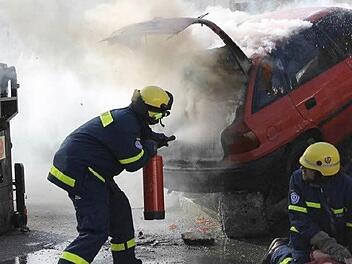 Das Technische Hilfswerk war hier für die Brandbekämpfung an einem Fahrzeug verantwortlich. Fotos: THW