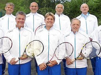 Die Stadtsteinacher Herren 60 steigen in die Bayernliga auf. Hinten, von links: Christian Schröppel, Matthias Hoderlein, Gottfried Will, Roland Baumgartner. Vorne, von links: Manfred Korkisch, Thomas Streng, Dieter Hildner, Hansi Hümmer, Jürgen Hoffmann. Es fehlt Peter Laaber. Fotos: Monika Limmer