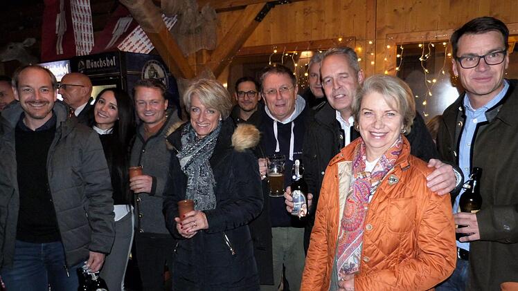 Von links stellvertretender Landrat Jörg Kunstmann, Anna und Kurt Grauberger, Andrea Schramm, OB Henry Schramm, Markus Stodden, Margit Ruckdeschel und Dr. Jörg Lehmann. Werner Reißaus