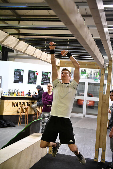 Franken-Ninjas - Drei Sportler aus der Region testen die Hindernis-Sporthalle "Warriors Luck" in Erlangen