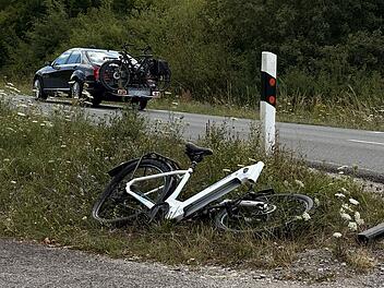 Kreis Kitzingen: Auto erfasst Fahrrad - Radlerin schwer verletzt in Klinik